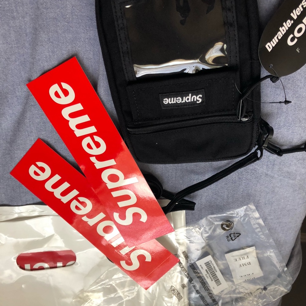 Supreme - Picture 2 of 5